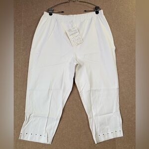 White Pull On The Quacker Factory Pants Elastic Waist  2X W/embellishment